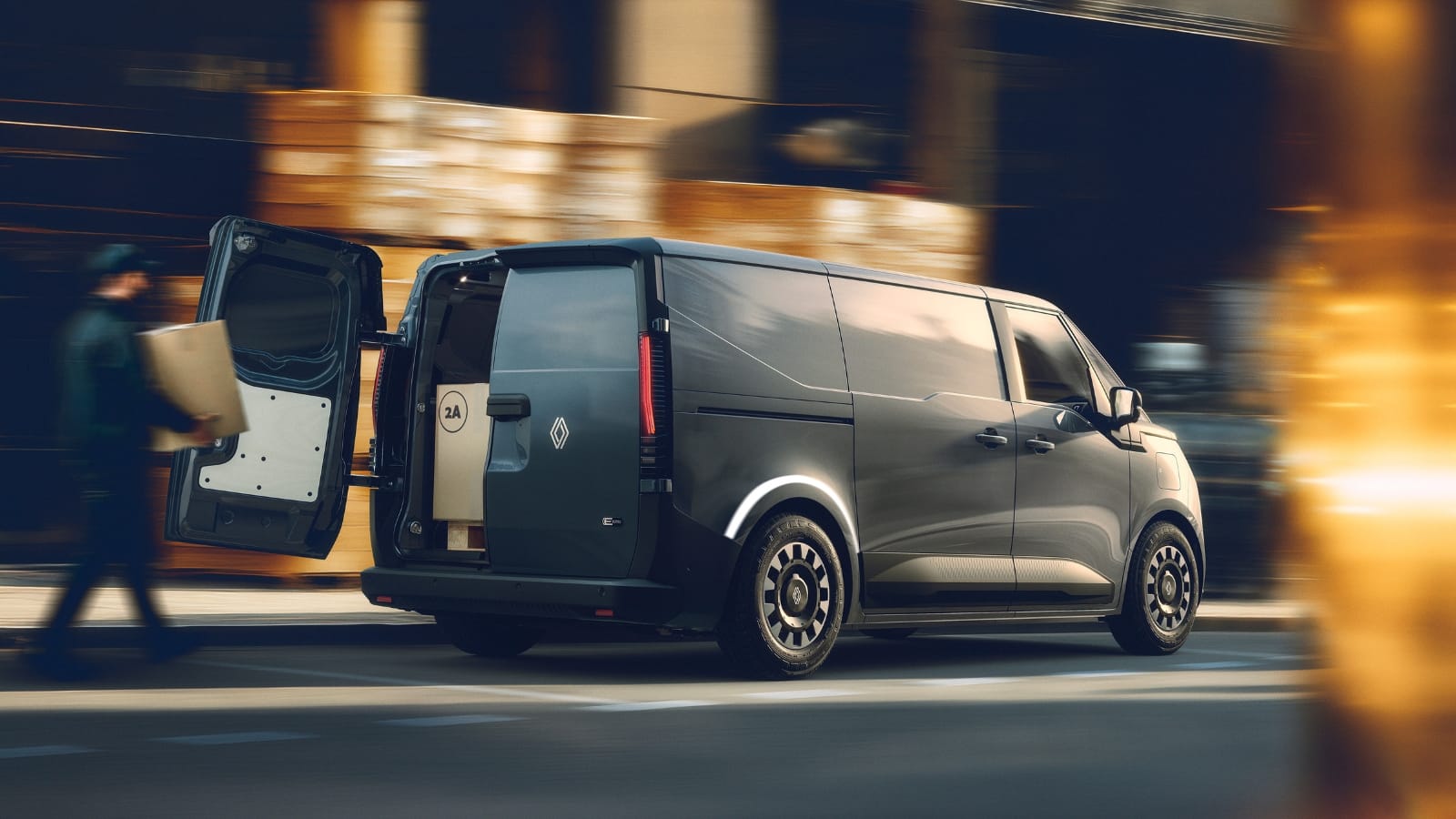 New Renault Trafic E-Tech electric van: Brings 450 km range and 800V tech to the medium van class