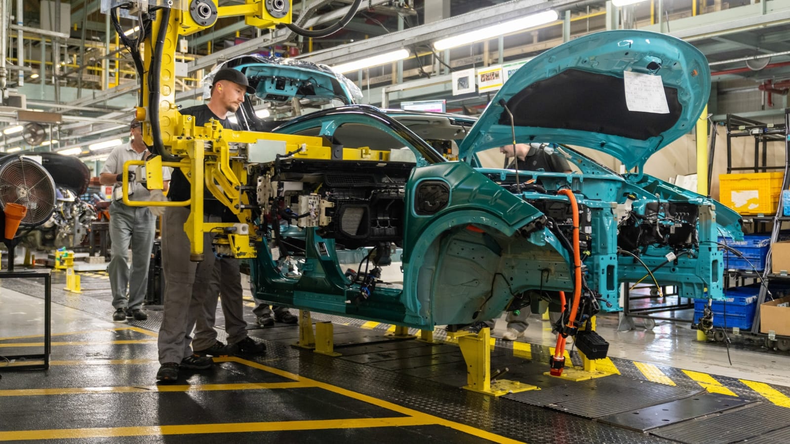 New Nissan LEAF launches: Built in Britain with 386-mile range, and starting at £32,249