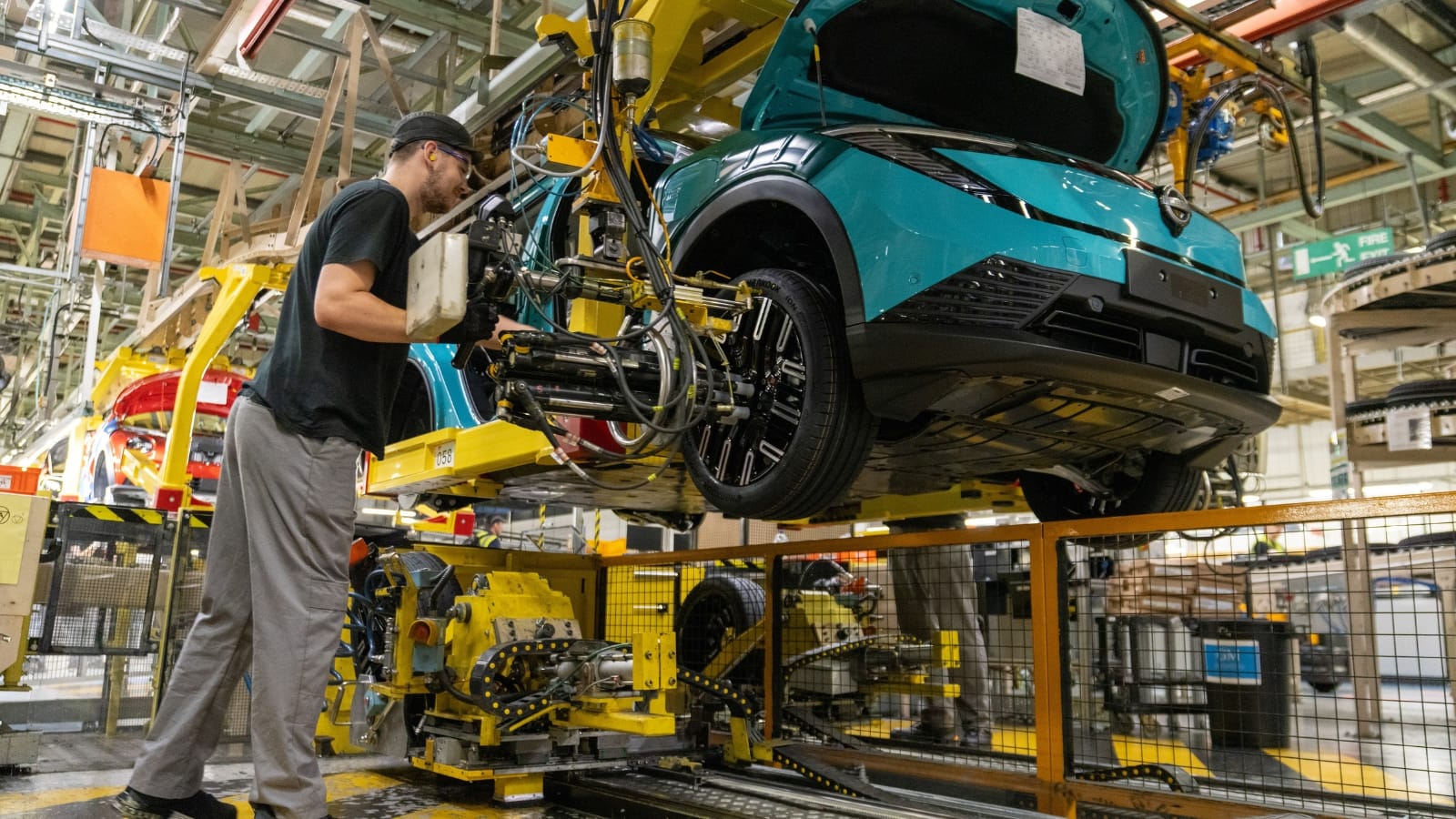 New Nissan LEAF launches: Built in Britain with 386-mile range, and starting at £32,249