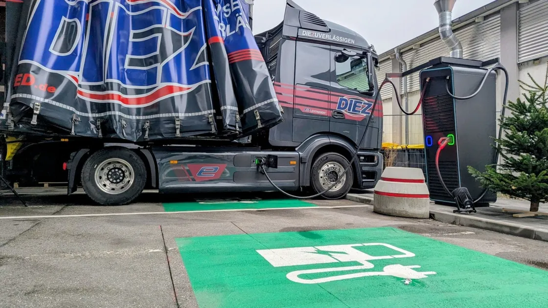 Mercedes Benz electric truck charges in Germany.